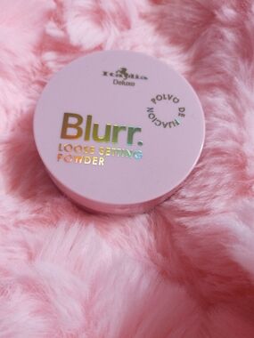 Luxe Blurr Loose Setting Powder - Light Pink